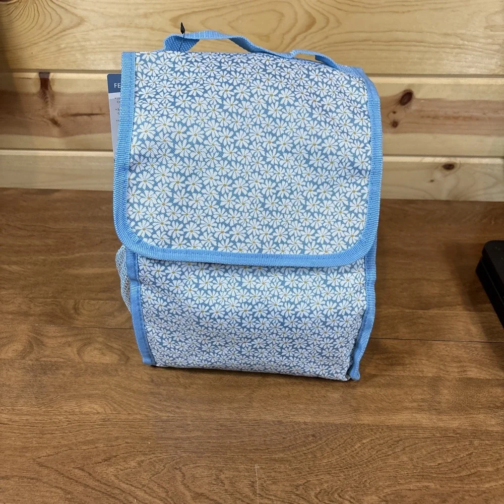 Manna 4 Piece Lunch Kit Insulated Bag Ice Packs Food Container Blue Daisy Floral